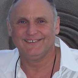 Portrait of Stephen Molyneux