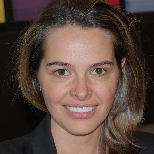 Portrait of Erin Meyer