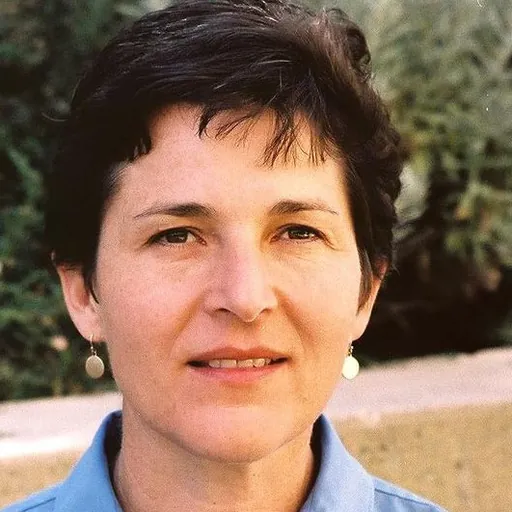 Portrait of Deborah M. Gordon