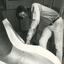Portrait of Gary Kuehn