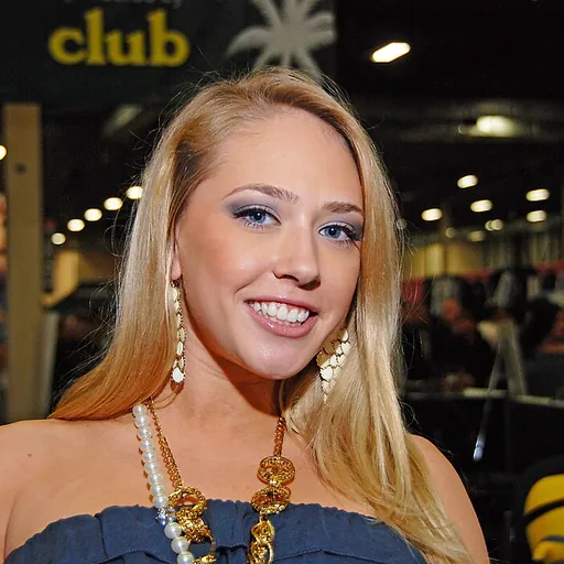 Portrait of Kagney Linn Karter