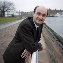 Portrait of Andrew Manze