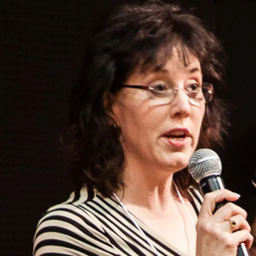 Portrait of Janette Rallison