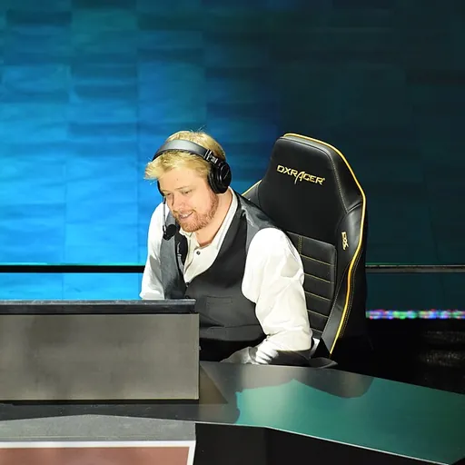 Portrait of TobiWan