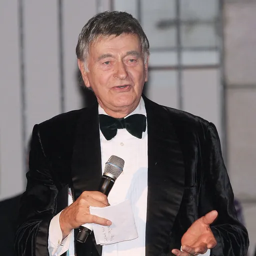 Portrait of Barrie Ingham