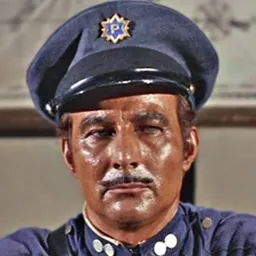 Portrait of Tom Hernández