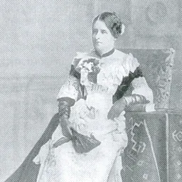 Portrait of Elodie Lawton