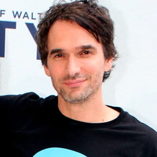 Portrait of Todd Sampson