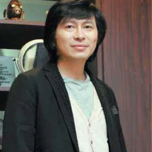 Portrait of Takayuki Suzui