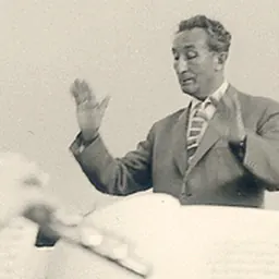Portrait of Kurt Thomas
