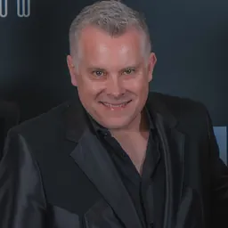 Portrait of Scott Reynolds