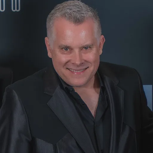 Portrait of Scott Reynolds