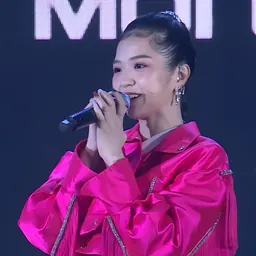 Portrait of Suni Hạ Linh