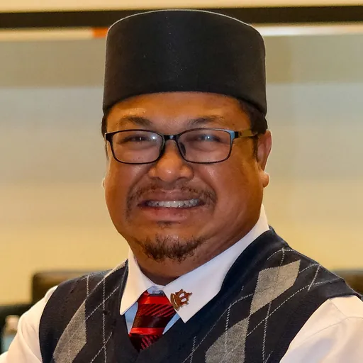 Portrait of Abdul Aziz Hamdan