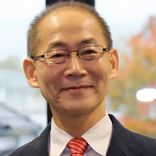 Portrait of Hoesung Lee