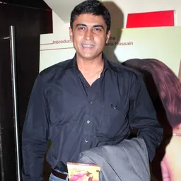 Portrait of Mohnish Bahl