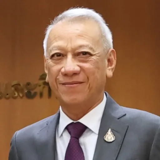 Portrait of Phipat Ratchakitprakarn