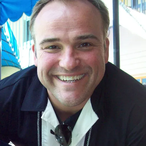 Portrait of David DeLuise