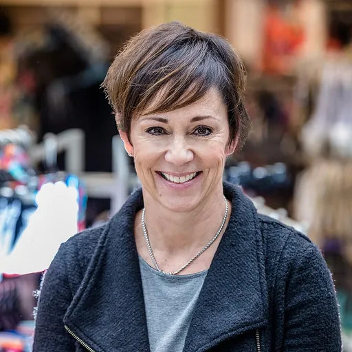 Portrait of Lori Bacon