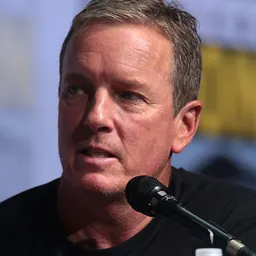 Portrait of Linden Ashby