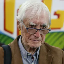 Portrait of Héctor Béjar