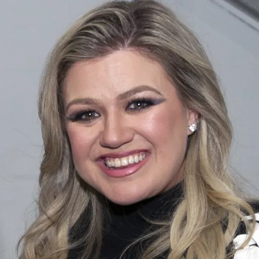 Portrait of Kelly Clarkson