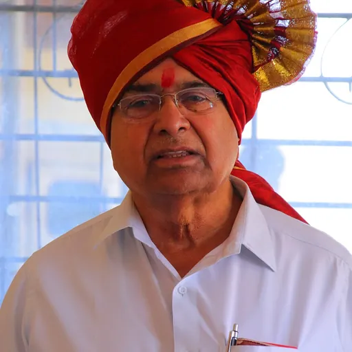 Portrait of Arun Lad