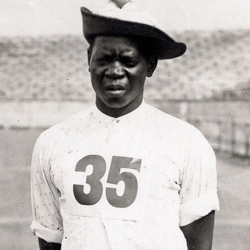 Portrait of Len Taunyane