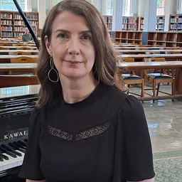 Portrait of Anna Goldsworthy
