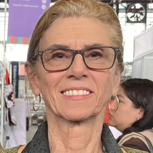 Portrait of Annie Pardo Cemo
