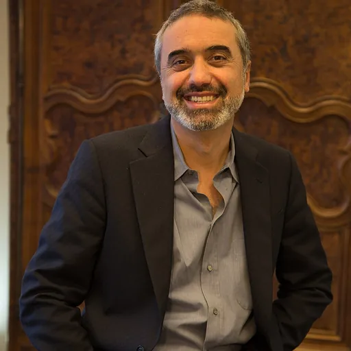 Portrait of Farzad Dibachi