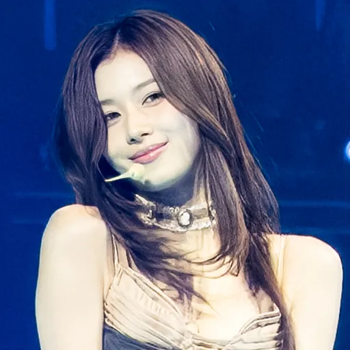 Portrait of Minatozaki Sana