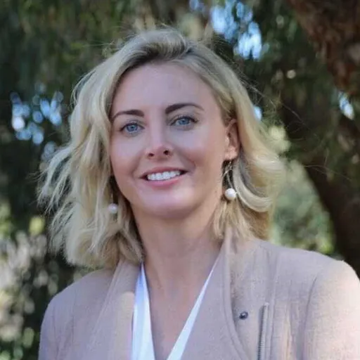 Portrait of Caitlin Collins