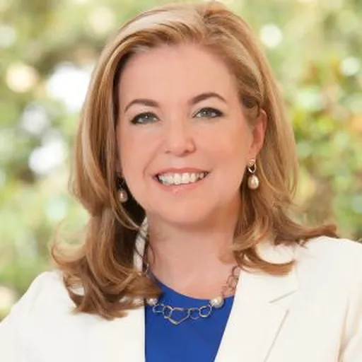 Portrait of Vicki Colvin