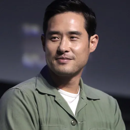 Portrait of Raymond Lee