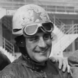 Portrait of Leslie Graham