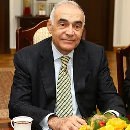 Portrait of Mohamed Kamel Amr