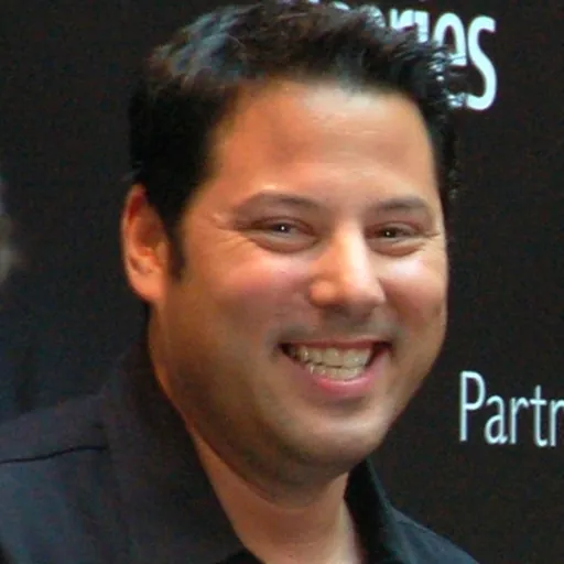 Portrait of Greg Grunberg