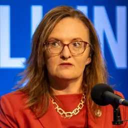 Portrait of Lisa Coons