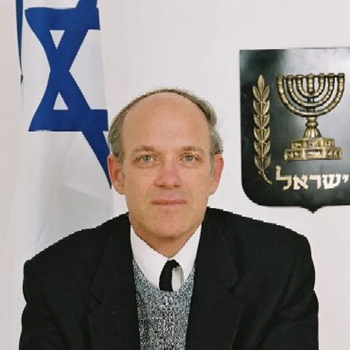 Portrait of Neal Hendel