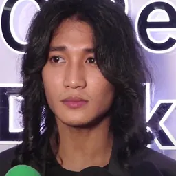 Portrait of Paing Takhon