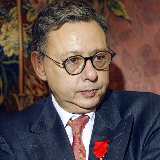 Portrait of Michel Schifres