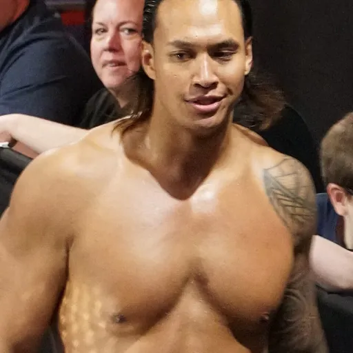Portrait of Kona Reeves