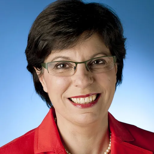 Portrait of Anette Hübinger