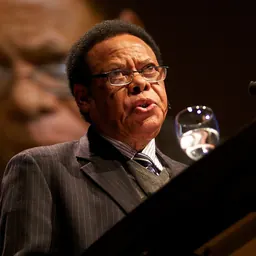 Portrait of Juma Mwapachu