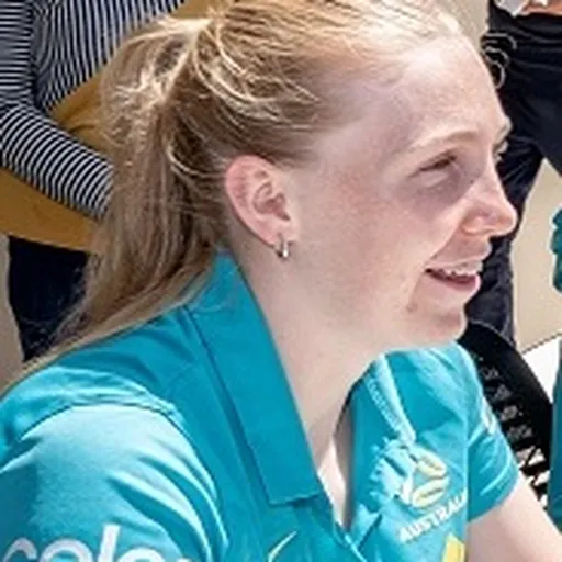 Portrait of Chloe Lincoln
