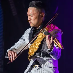Portrait of Dennis Lau
