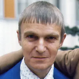 Portrait of Dénis Lindbohm