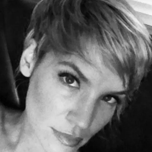 Portrait of Ashley Scott