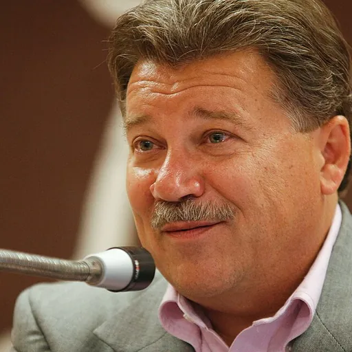 Portrait of Tom Rukavina